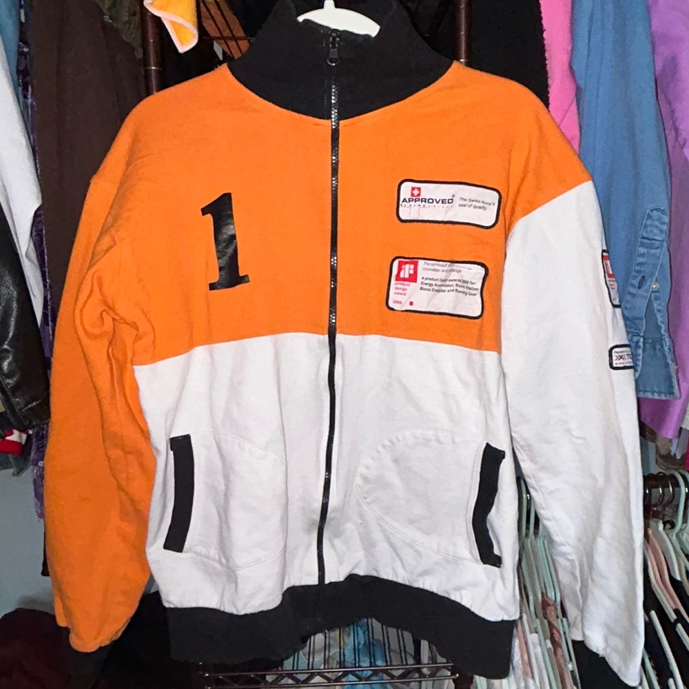 X Technology Jacket. Would estimate it to be a women’s medium, men’s small.